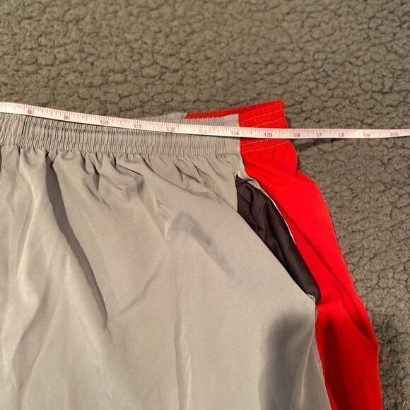 Under Armour Grey & Red Men’s Shorts Size X Large Basketball Shorts - Picture 8 of 10